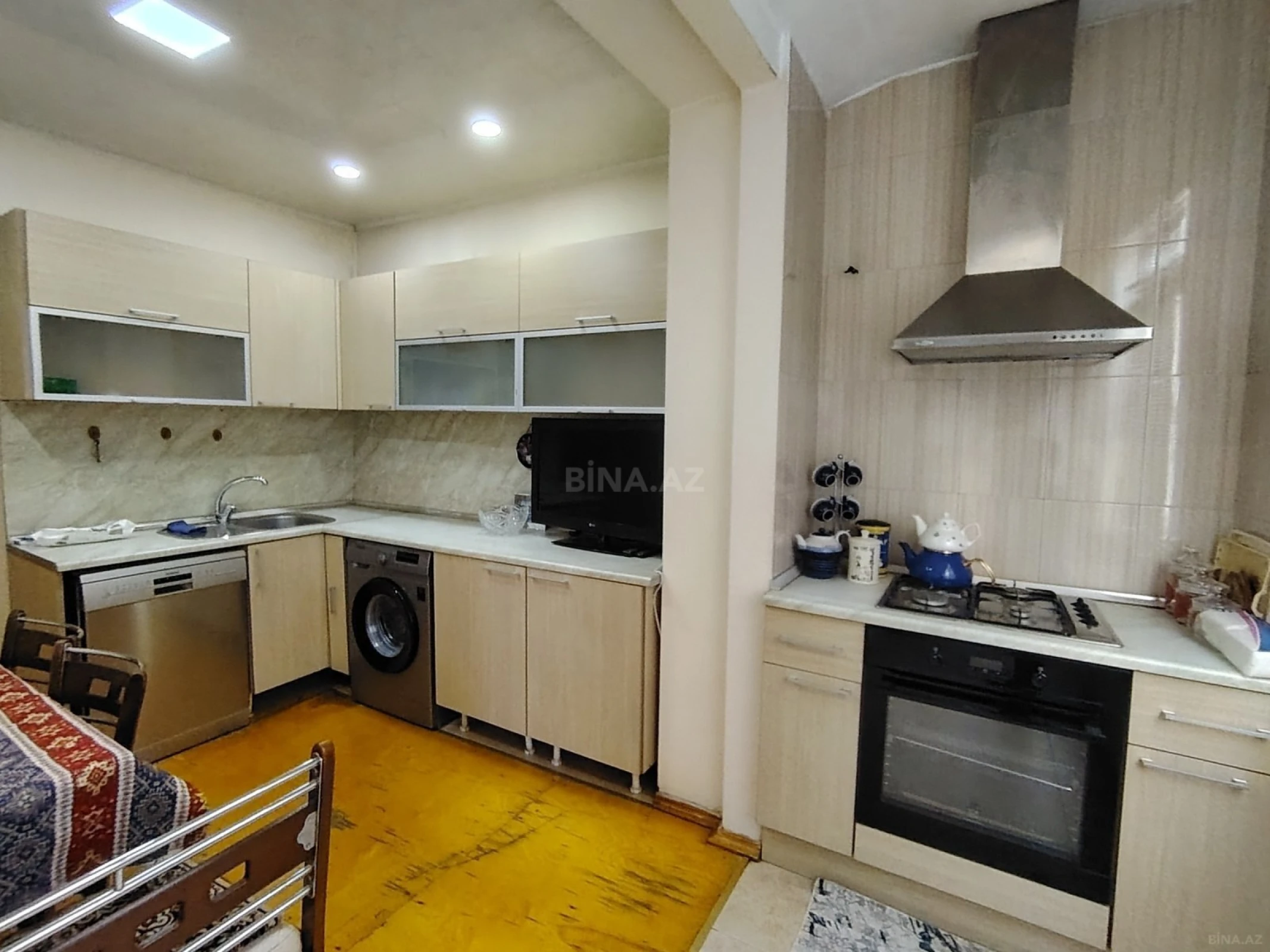 Kirayə verilir 5 otaqlı mənzil 130 m²