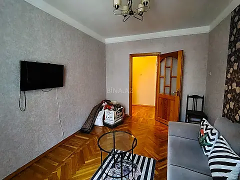 Kirayə verilir 5 otaqlı mənzil 130 m²