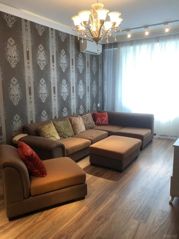 Kirayə verilir 2 otaqlı mənzil 85 m²