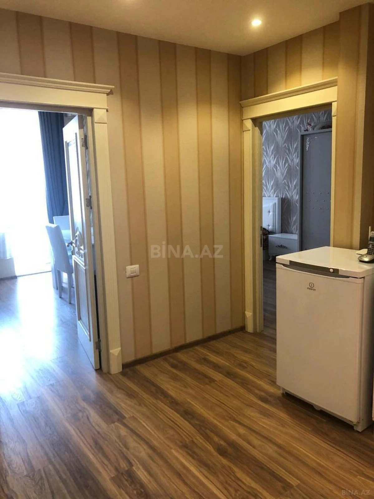 Kirayə verilir 2 otaqlı mənzil 85 m²