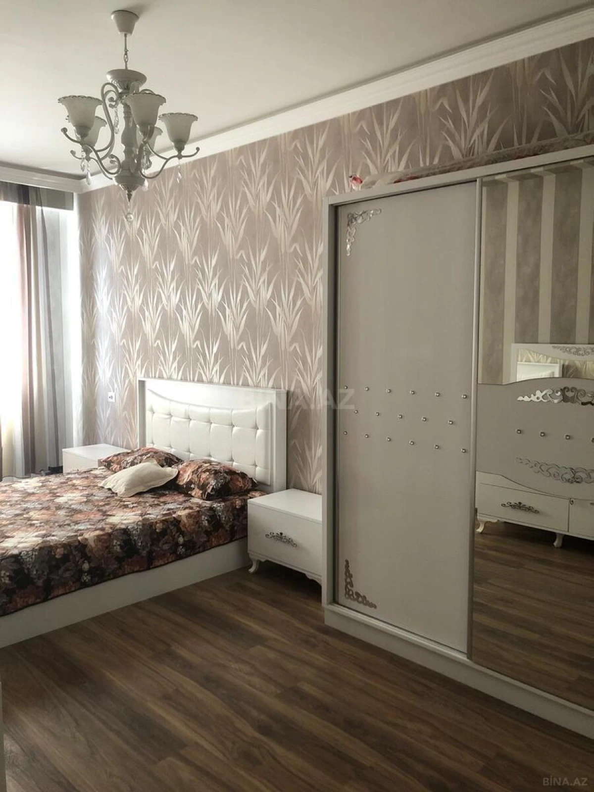 Kirayə verilir 2 otaqlı mənzil 85 m²