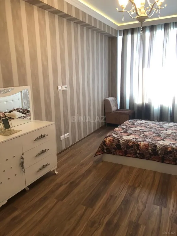 Kirayə verilir 2 otaqlı mənzil 85 m²