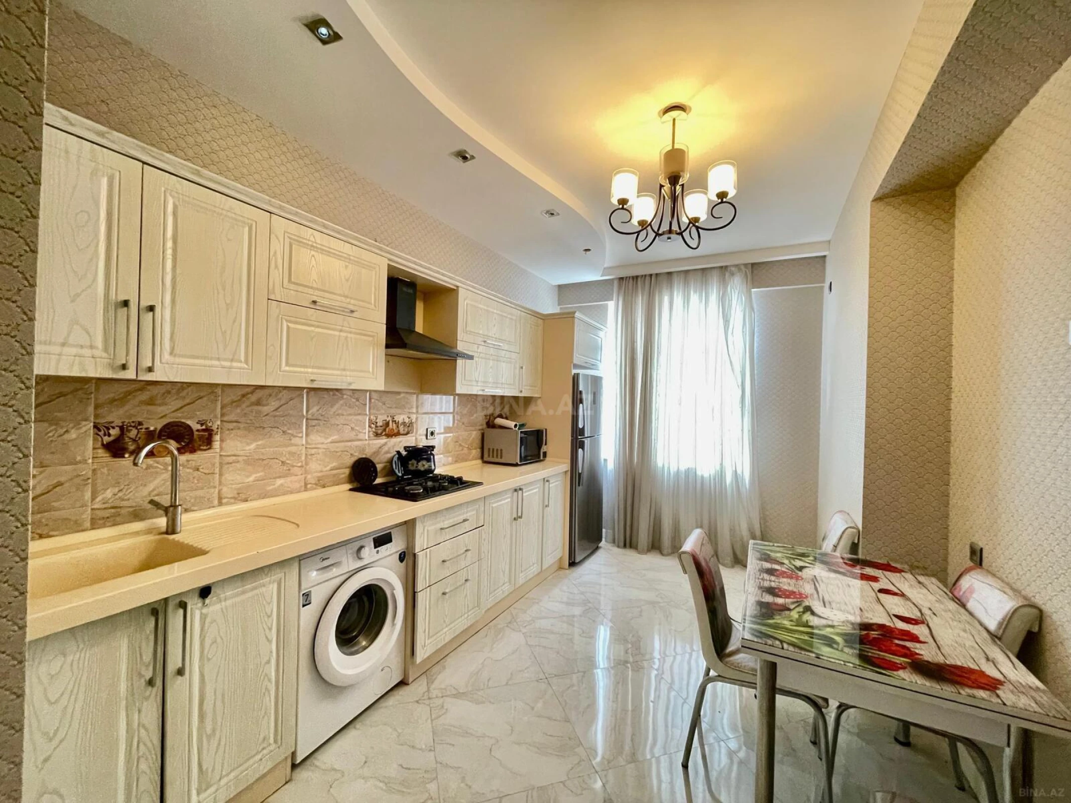 Kirayə verilir 2 otaqlı mənzil 85 m²