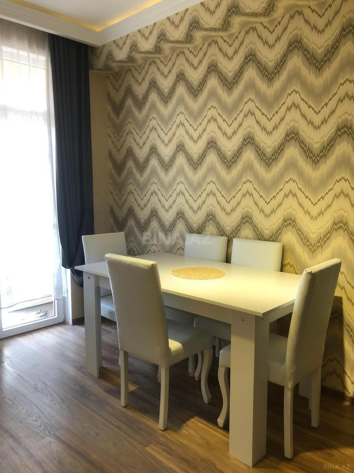 Kirayə verilir 2 otaqlı mənzil 85 m²