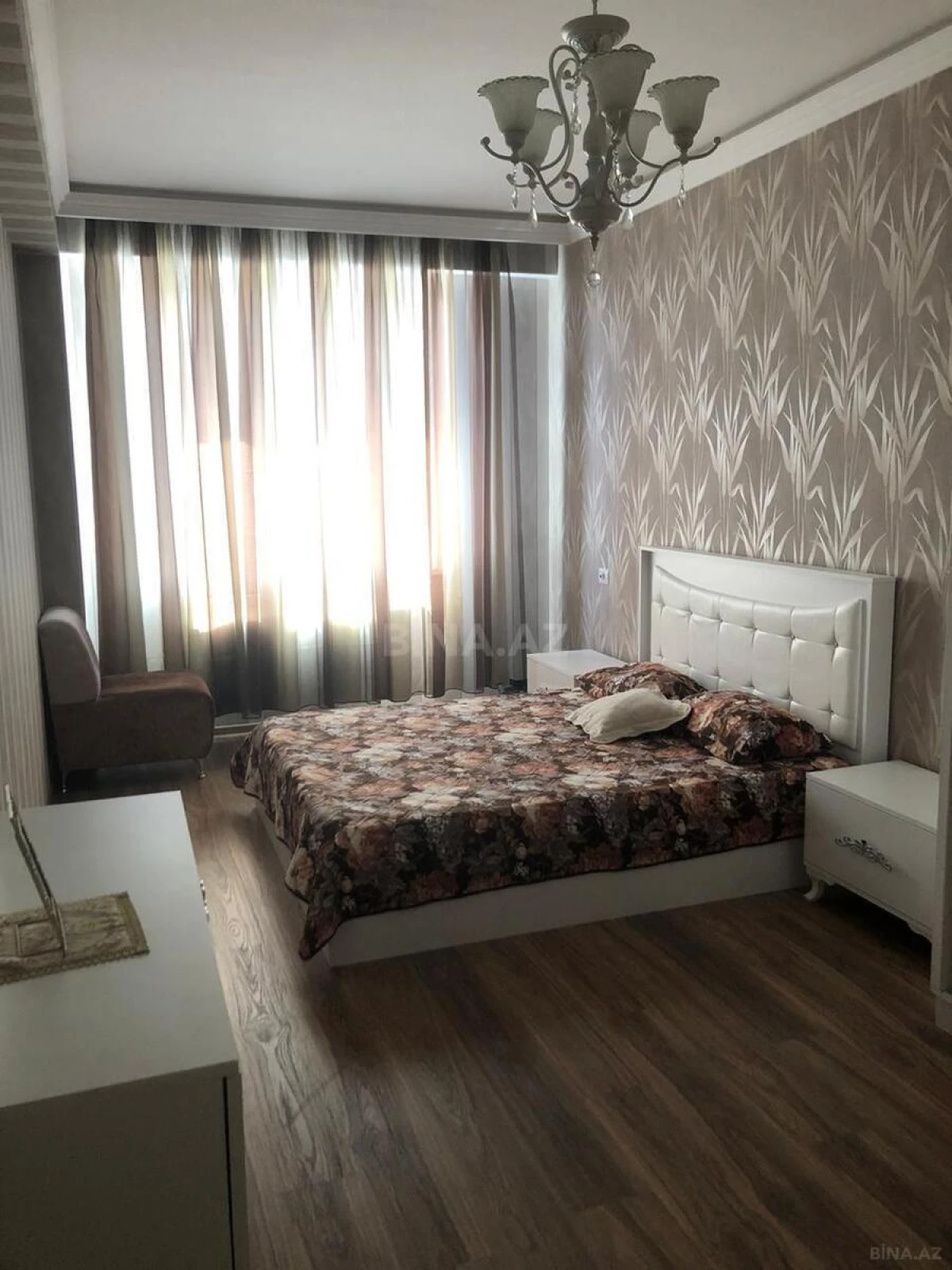 Kirayə verilir 2 otaqlı mənzil 85 m²