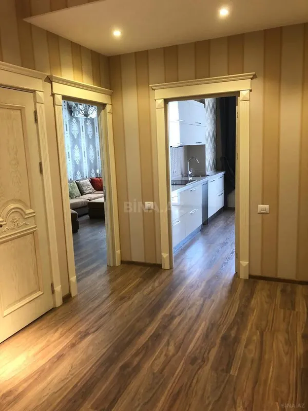 Kirayə verilir 2 otaqlı mənzil 85 m²