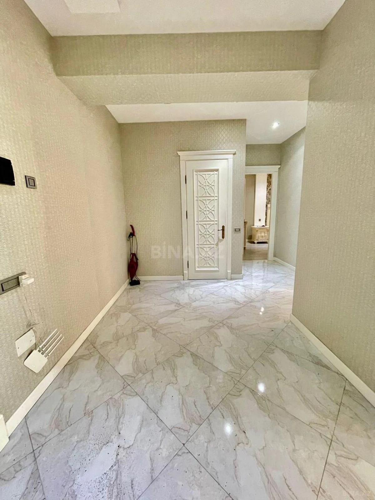 Kirayə verilir 2 otaqlı mənzil 85 m²