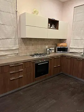 Satılır 4 otaqlı həyət evi 250 m²