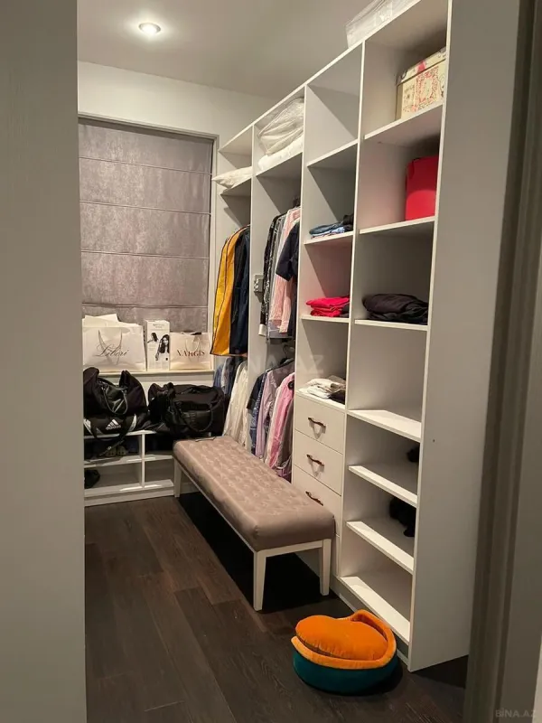 Satılır 4 otaqlı həyət evi 250 m²