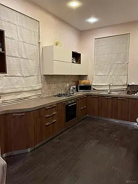 Satılır 4 otaqlı həyət evi 250 m²