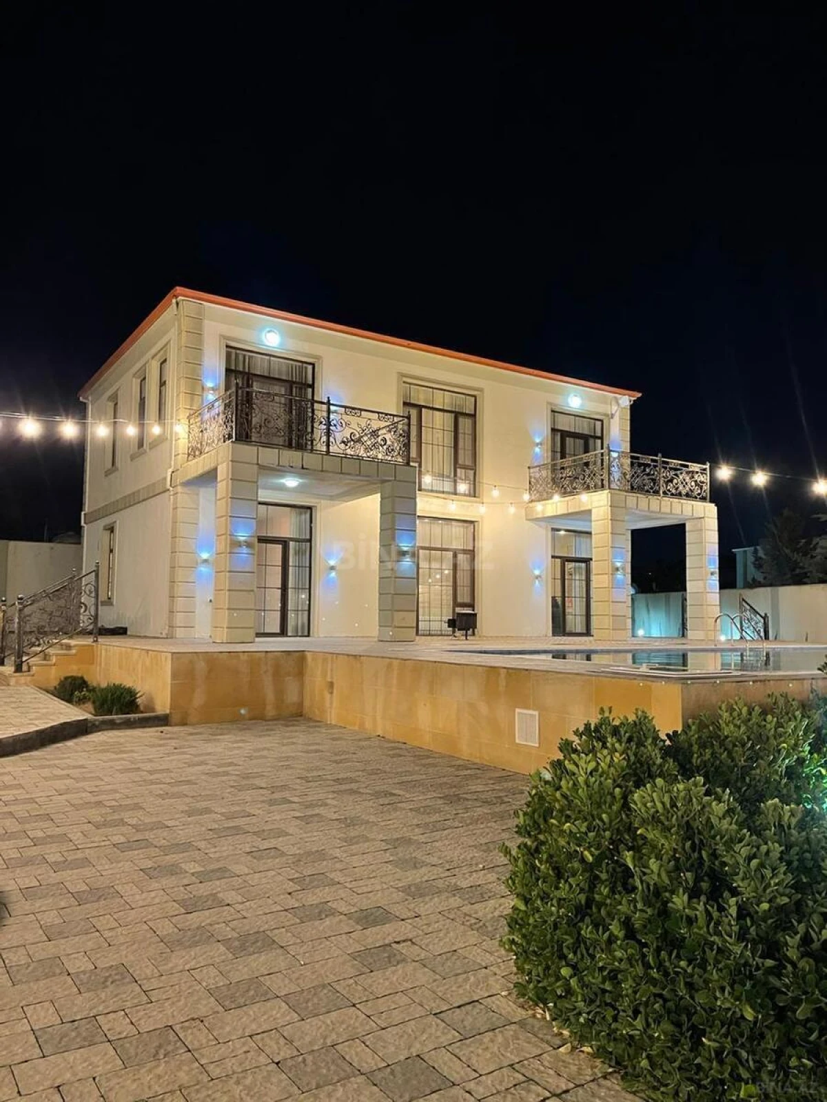 Satılır 4 otaqlı həyət evi 250 m²