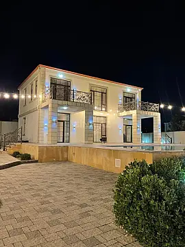 Satılır 4 otaqlı həyət evi 250 m²