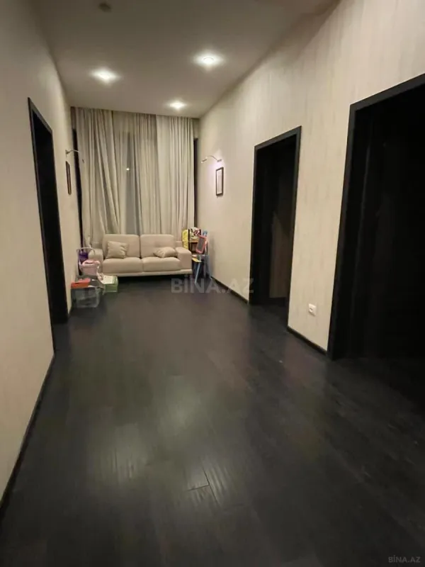 Satılır 4 otaqlı həyət evi 250 m²