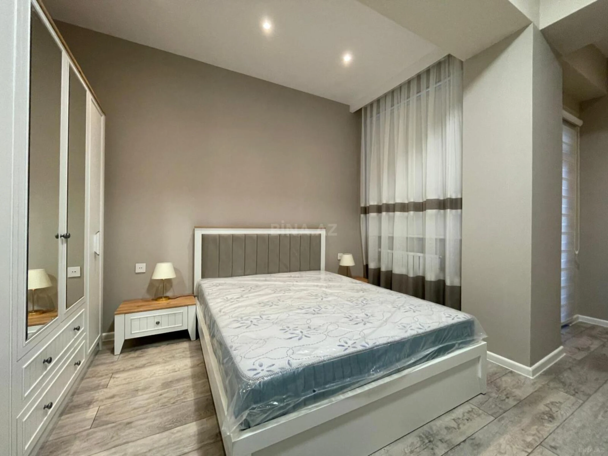 Kirayə verilir 2 otaqlı mənzil 60 m²