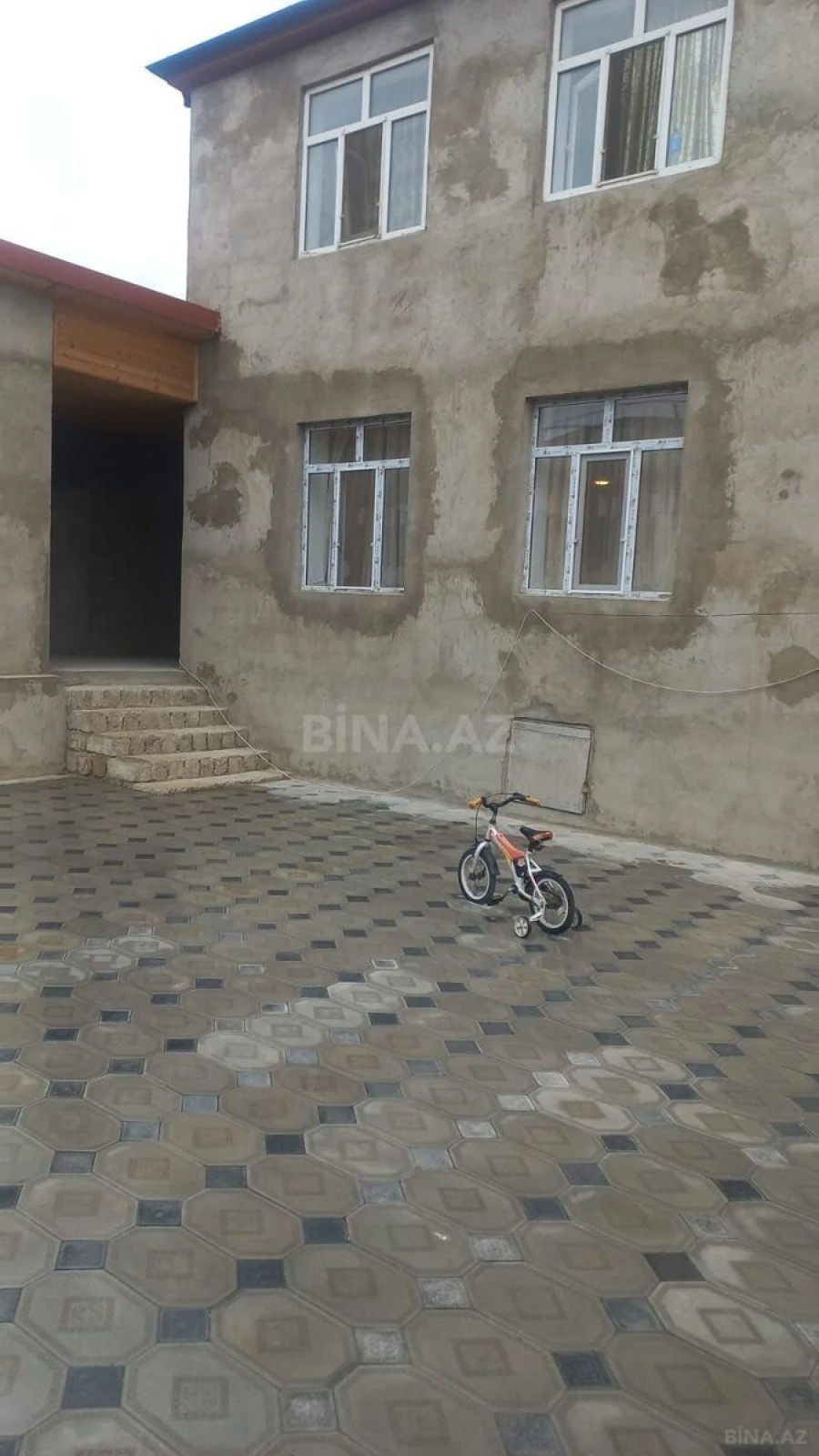 Satılır 5 otaqlı həyət evi 150 m²
