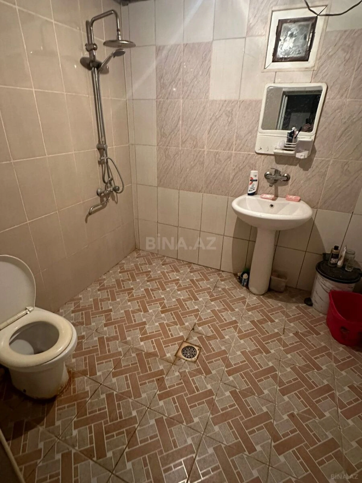 Satılır 5 otaqlı həyət evi 150 m²