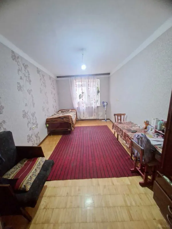 Satılır 4 otaqlı mənzil 90 m²