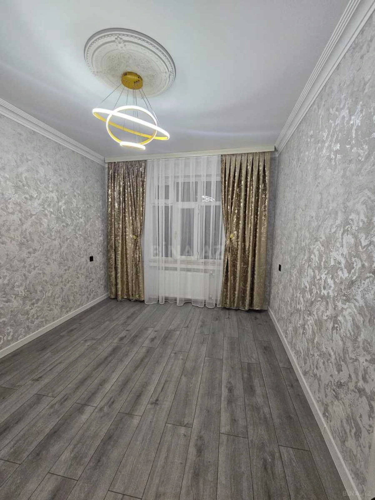 Satılır 2 otaqlı mənzil 70 m²