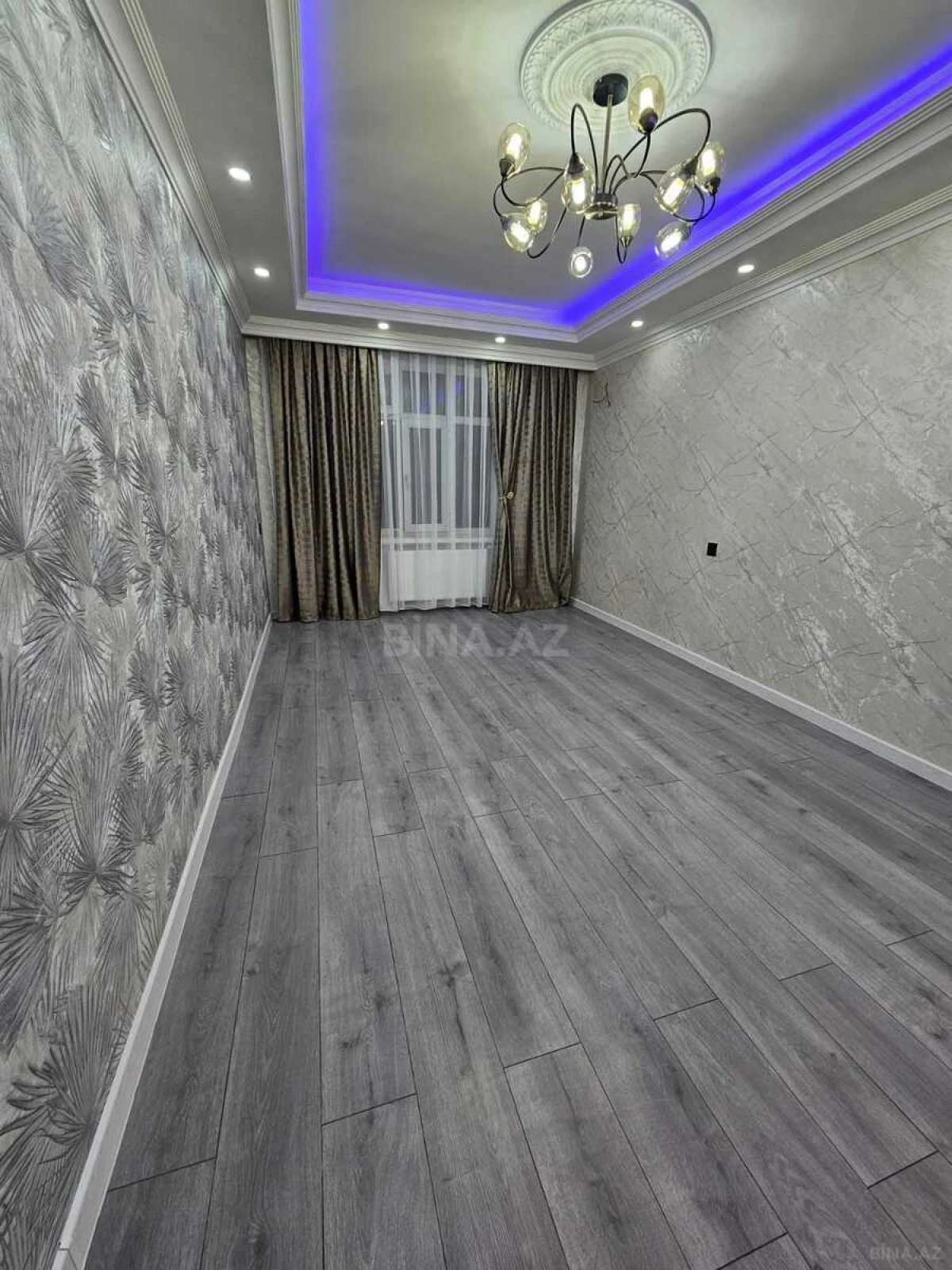 Satılır 2 otaqlı mənzil 70 m²