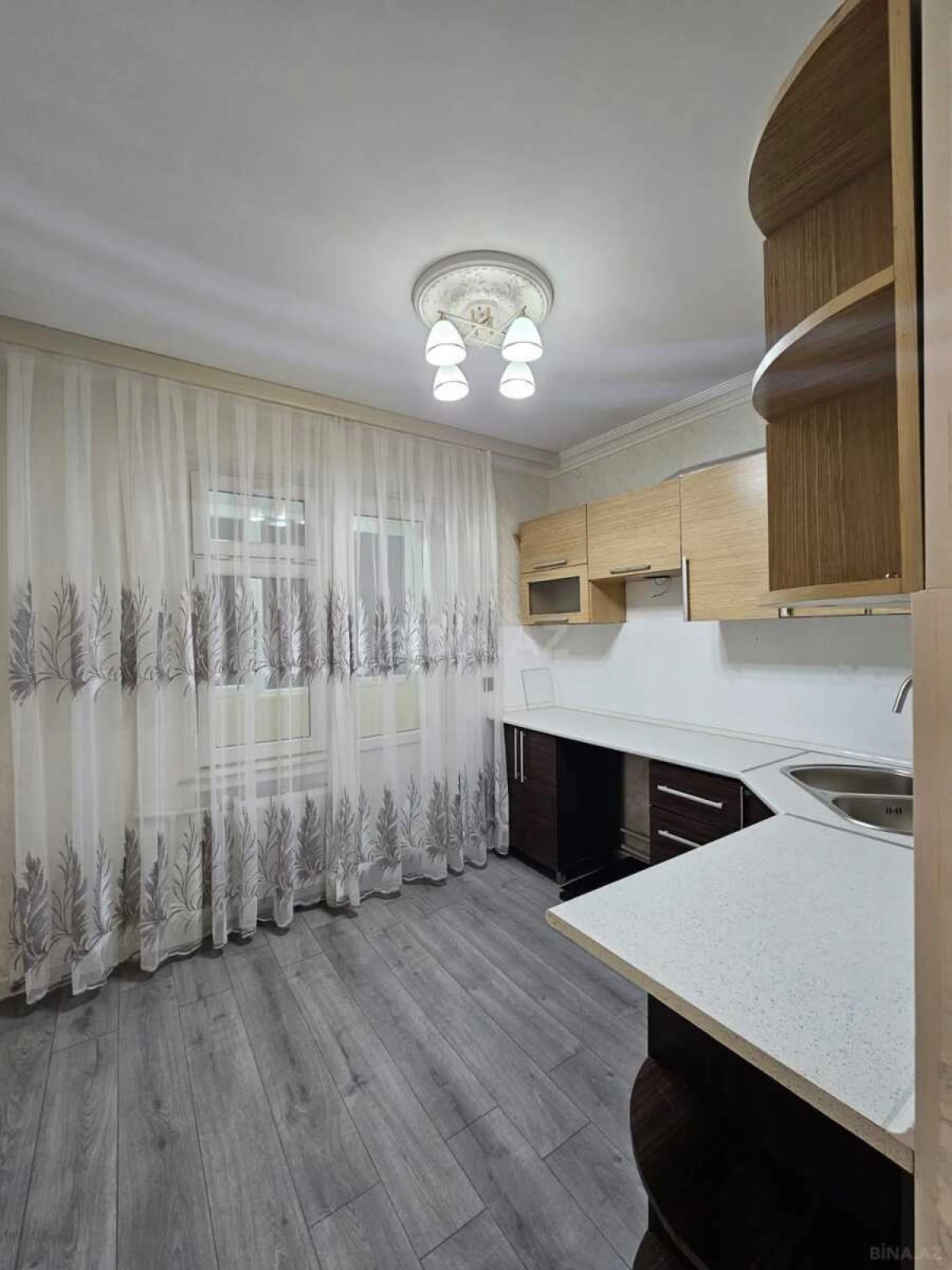 Satılır 2 otaqlı mənzil 70 m²