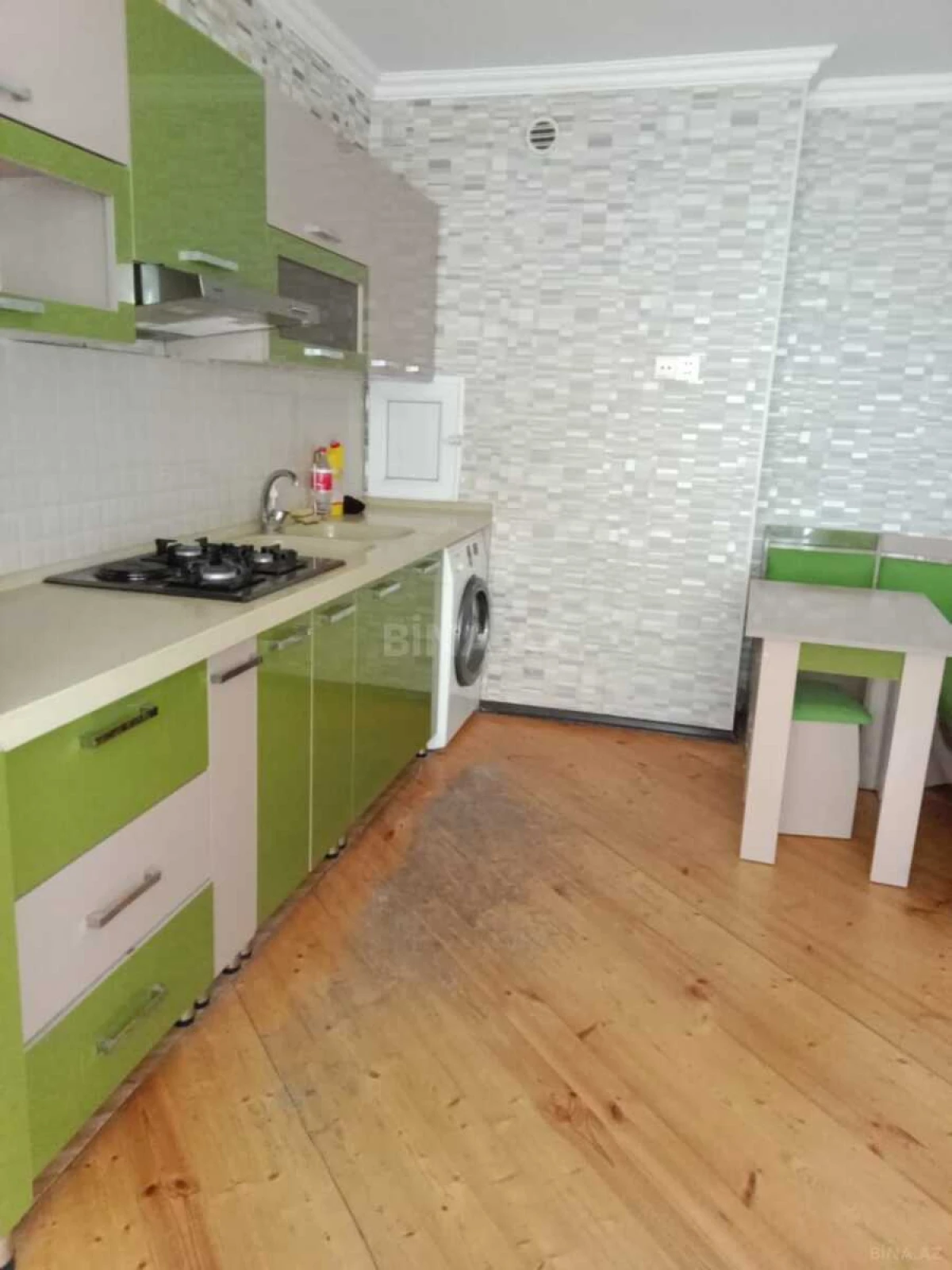 Kirayə verilir 2 otaqlı mənzil 70 m²