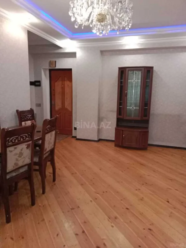 Kirayə verilir 2 otaqlı mənzil 70 m²