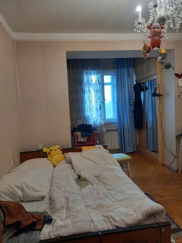 Satılır 5 otaqlı mənzil 130 m²