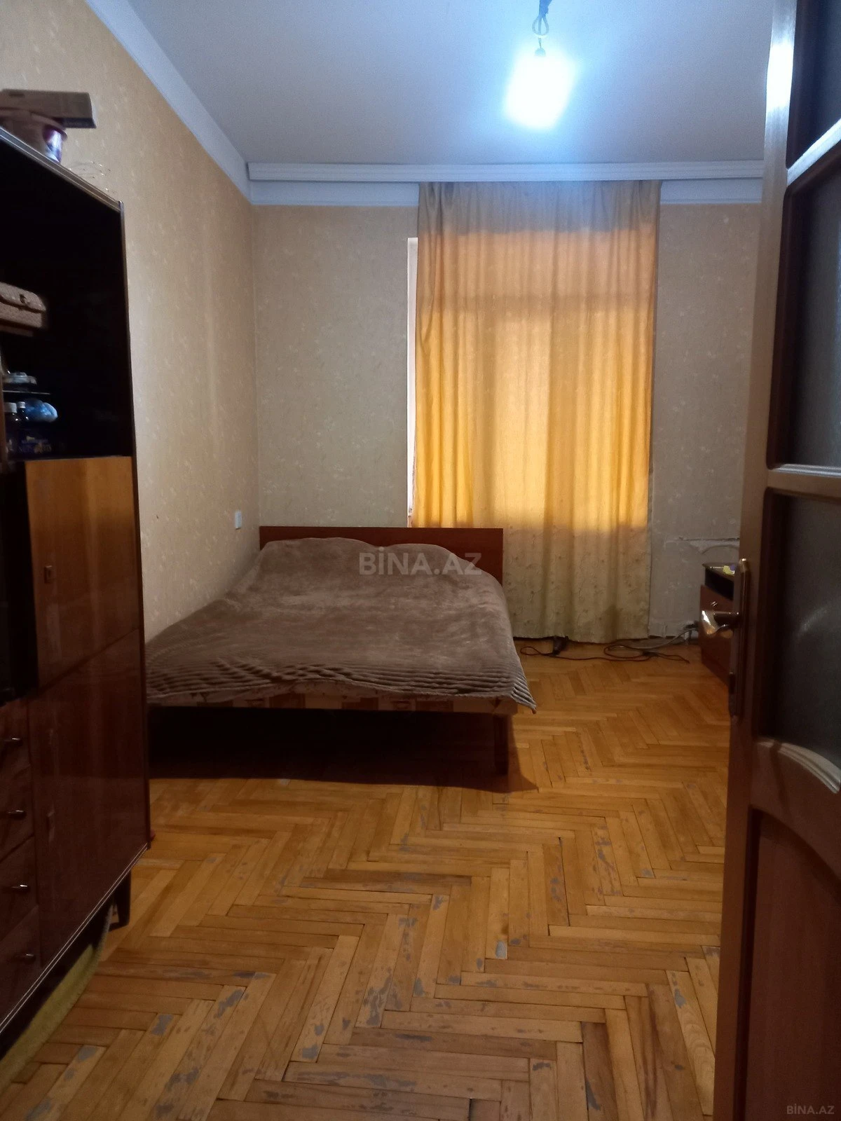 Satılır 5 otaqlı mənzil 130 m²