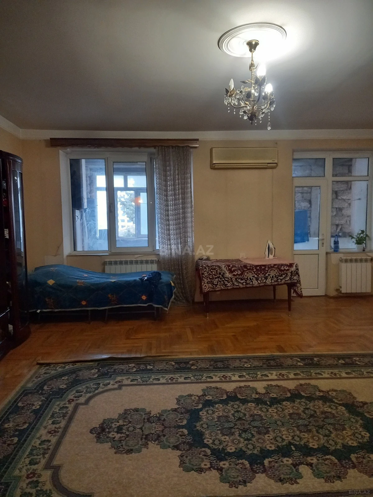 Satılır 5 otaqlı mənzil 130 m²