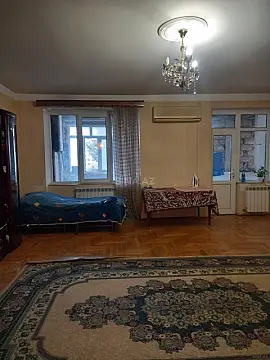 Satılır 5 otaqlı mənzil 130 m²