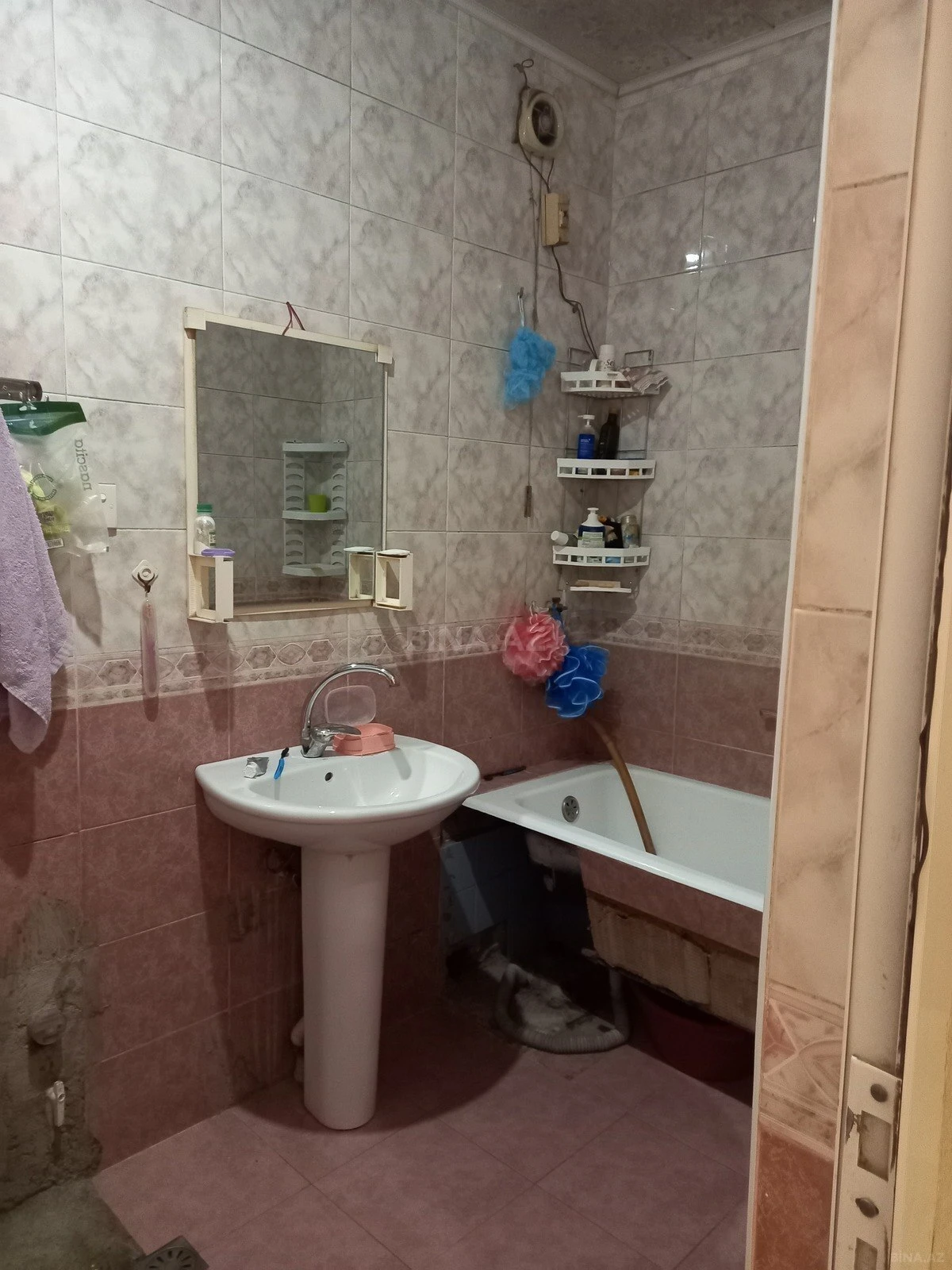 Satılır 5 otaqlı mənzil 130 m²