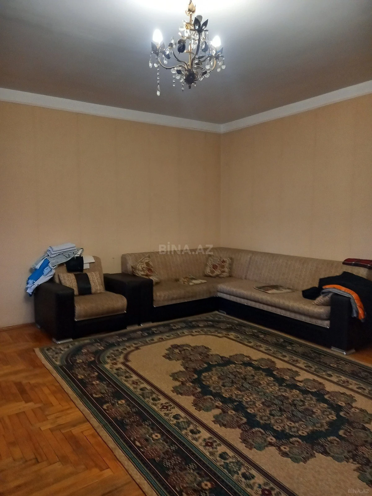 Satılır 5 otaqlı mənzil 130 m²