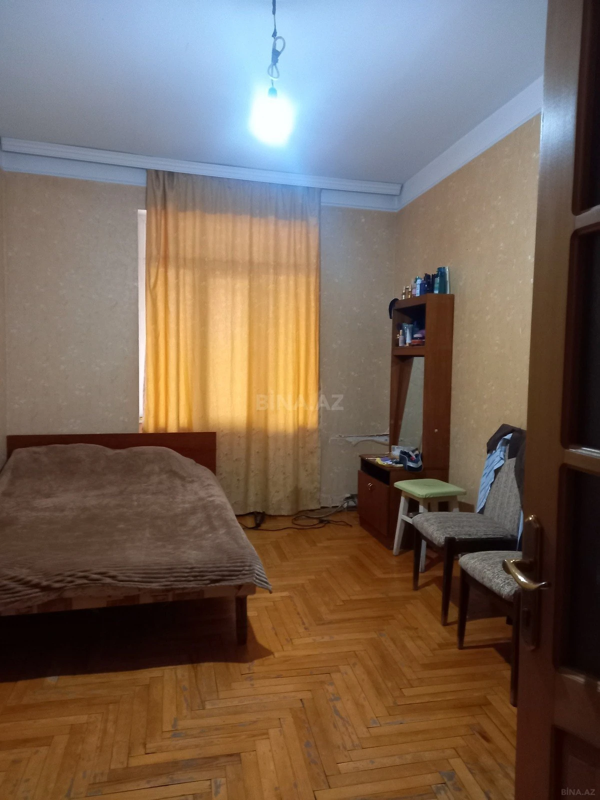 Satılır 5 otaqlı mənzil 130 m²