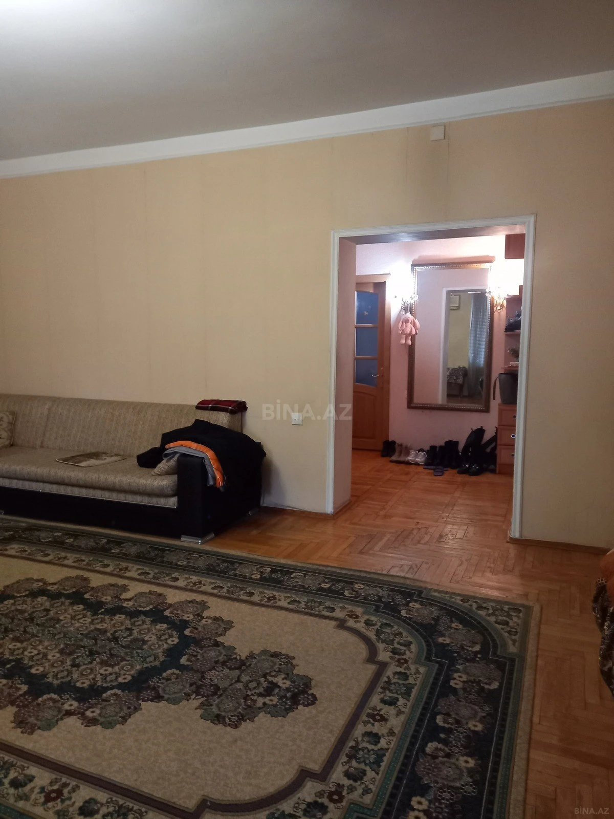Satılır 5 otaqlı mənzil 130 m²