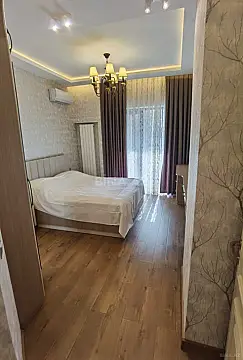 Satılır 2 otaqlı mənzil 74 m²