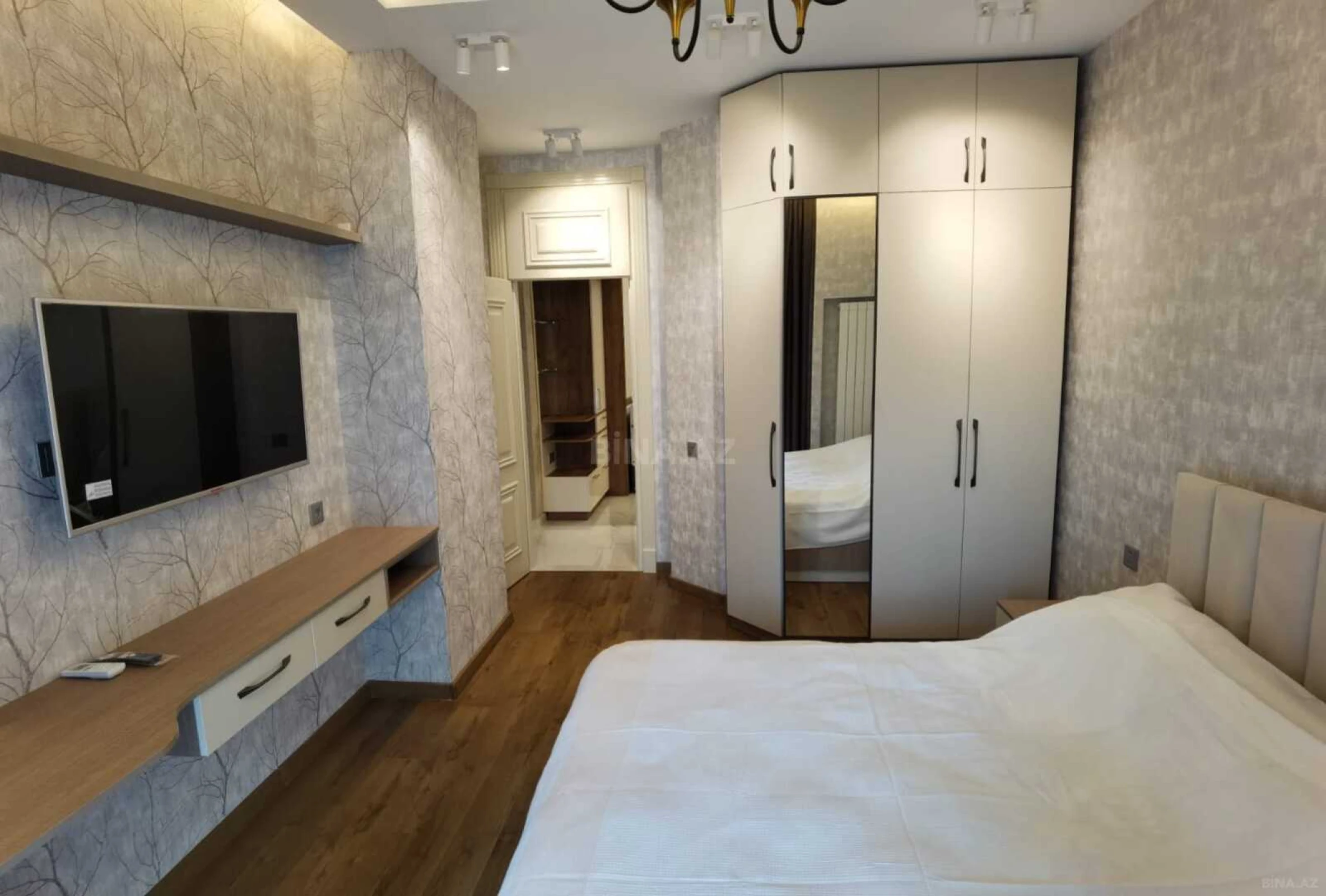 Satılır 2 otaqlı mənzil 74 m²