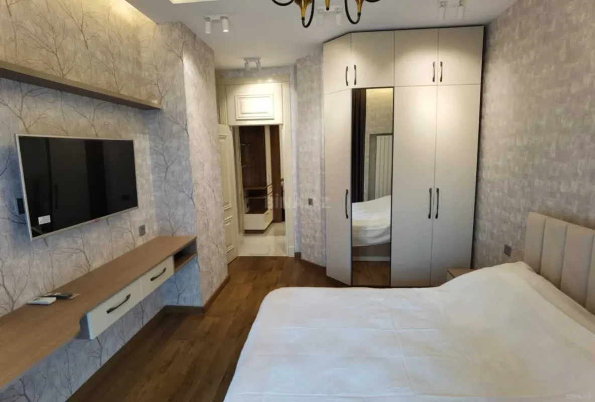 Satılır 2 otaqlı mənzil 74 m²