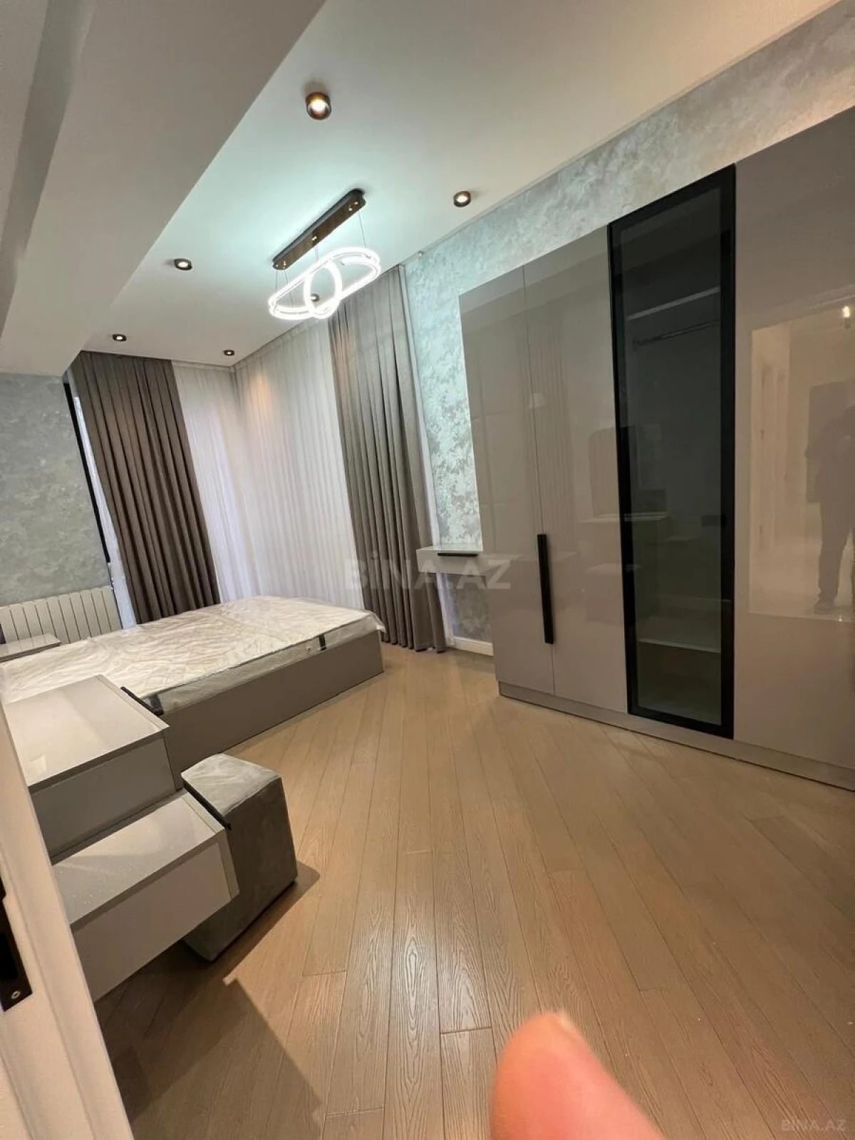 Satılır 3 otaqlı mənzil 114 m²