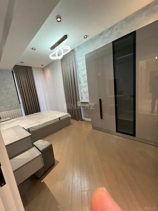 Satılır 3 otaqlı mənzil 114 m²