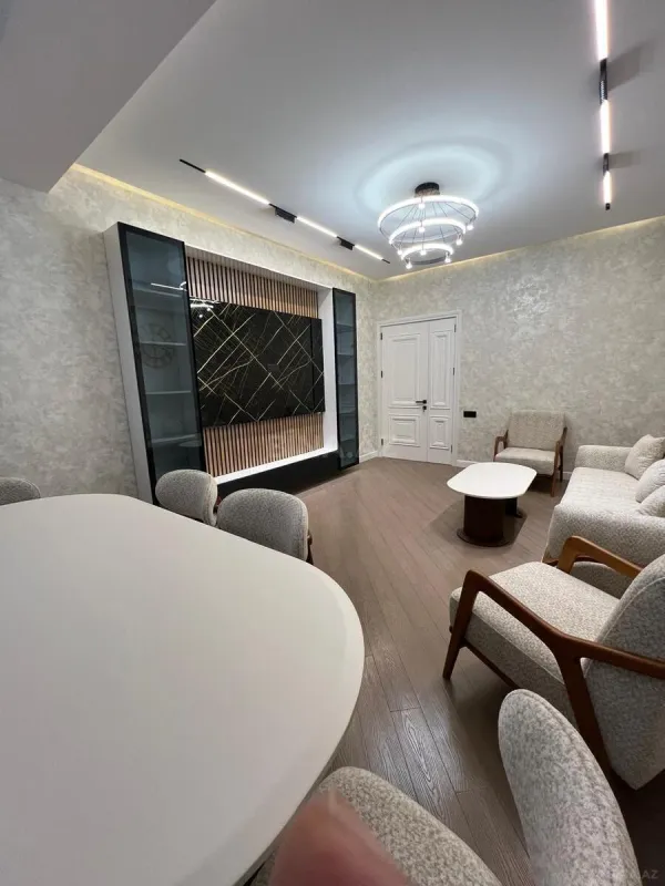 Satılır 3 otaqlı mənzil 114 m²