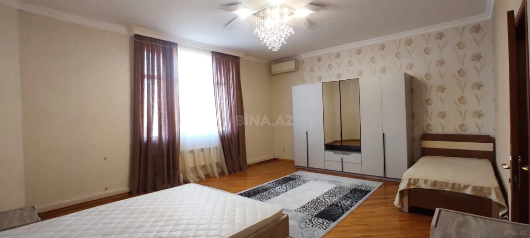 Kirayə verilir 3 otaqlı mənzil 155 m²