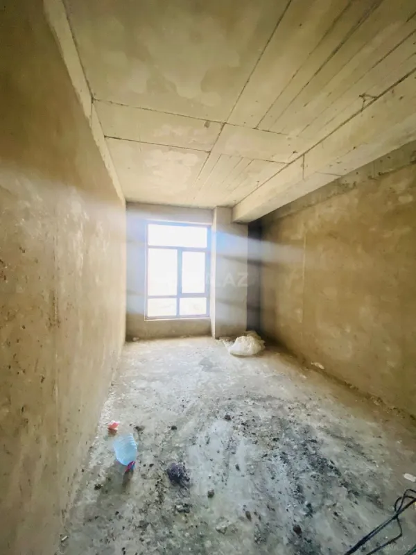 Satılır 5 otaqlı mənzil 250 m²