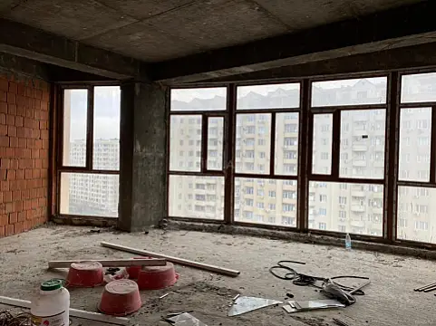 Satılır 4 otaqlı mənzil 177 m²