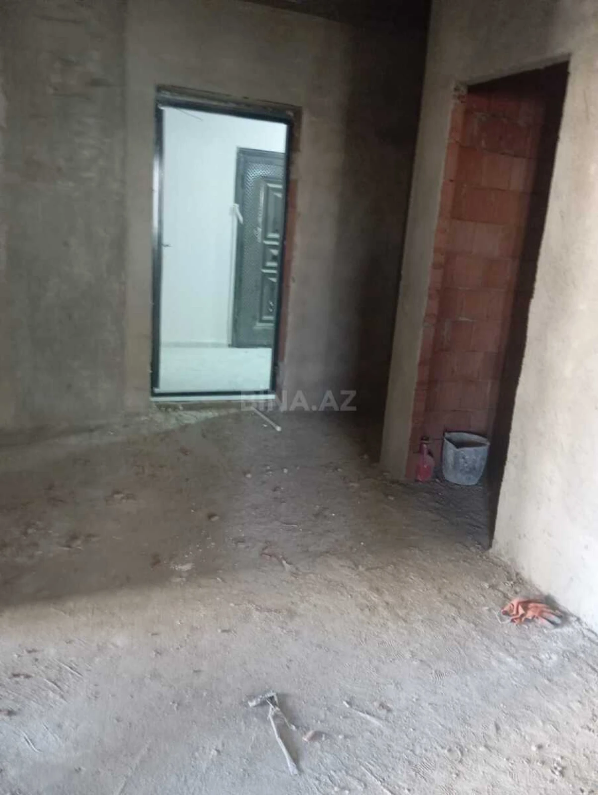 Satılır 4 otaqlı mənzil 177 m²