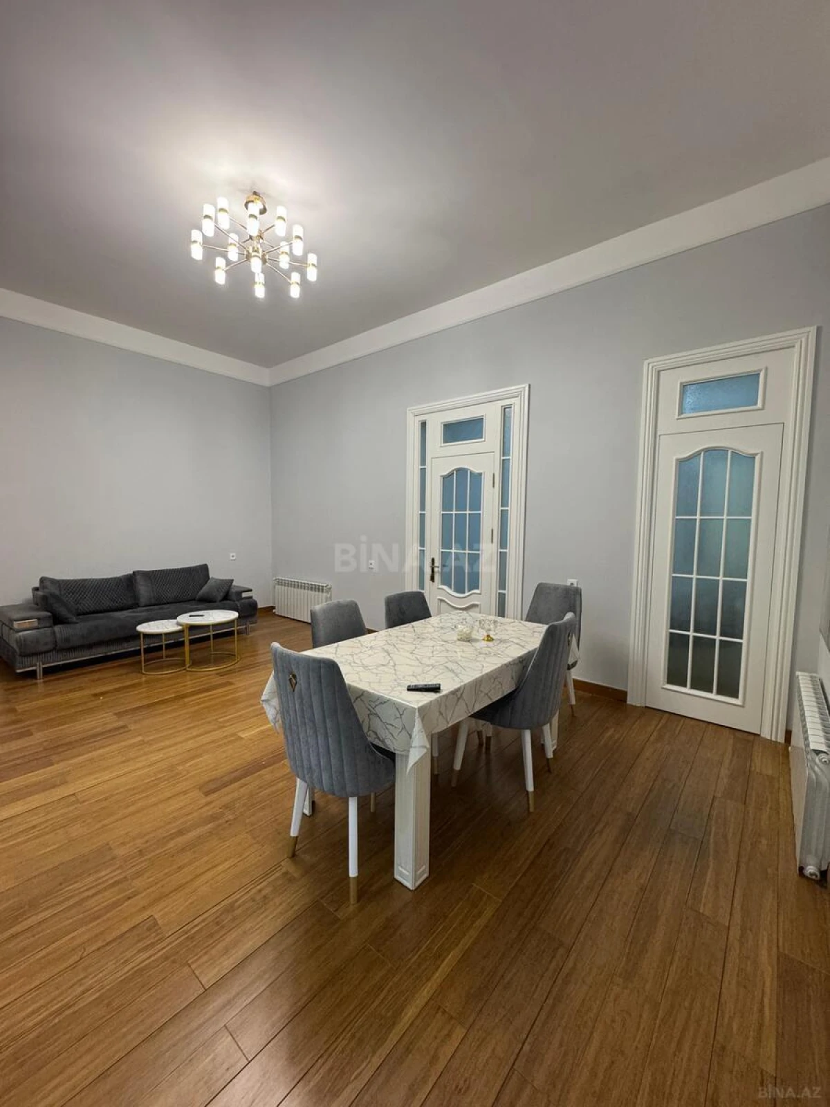 Kirayə verilir 2 otaqlı mənzil 80 m²