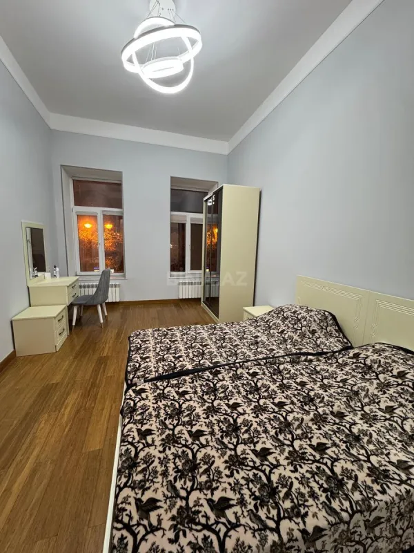Kirayə verilir 2 otaqlı mənzil 80 m²