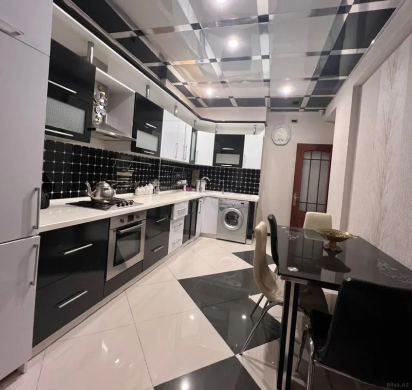 Kirayə verilir 3 otaqlı mənzil 140 m²