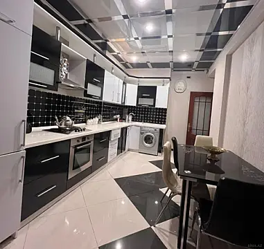 Kirayə verilir 3 otaqlı mənzil 140 m²
