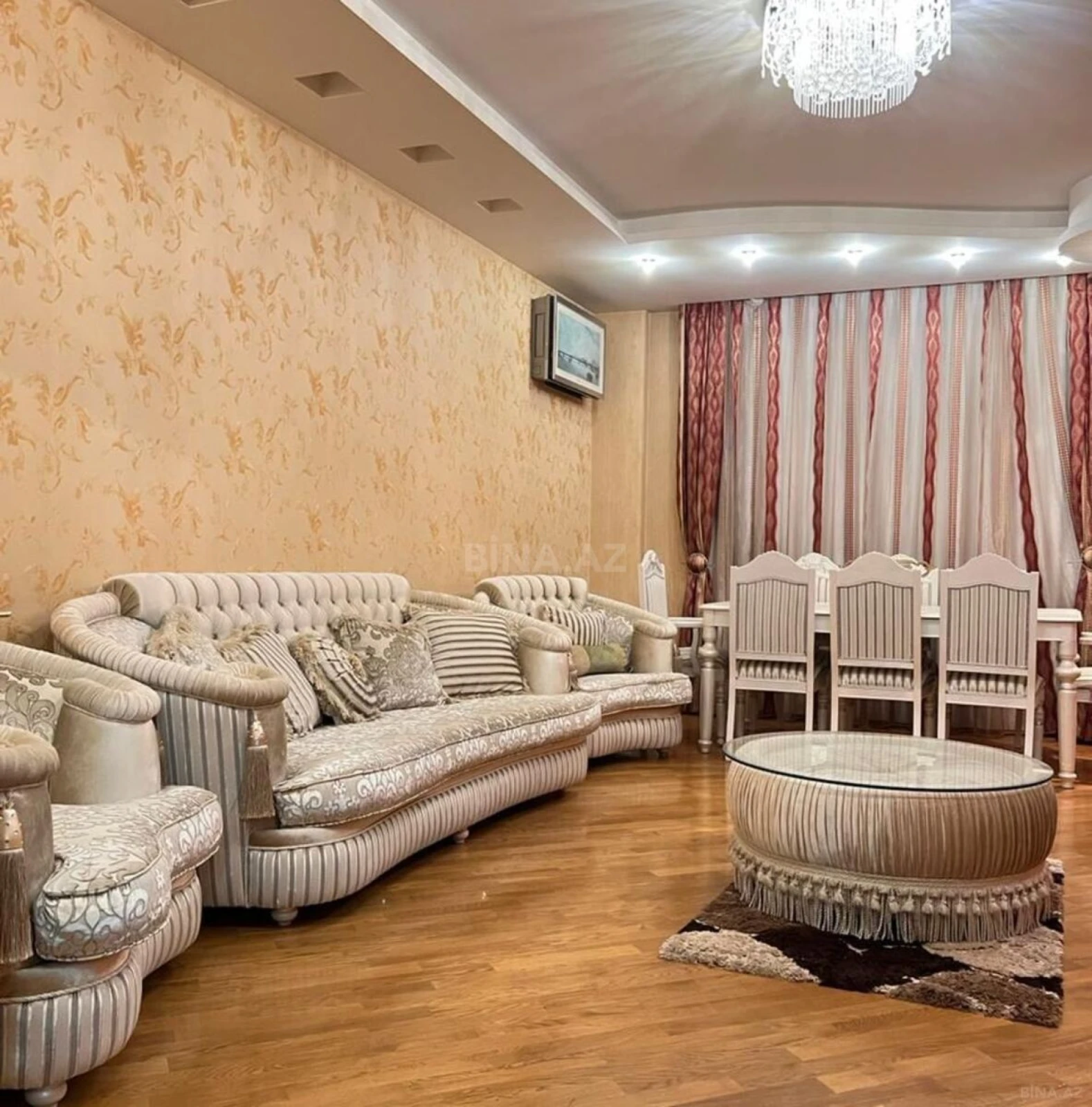 Kirayə verilir 3 otaqlı mənzil 140 m²