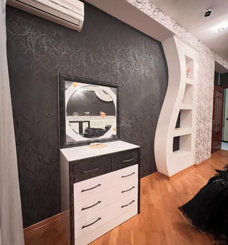 Kirayə verilir 3 otaqlı mənzil 140 m²